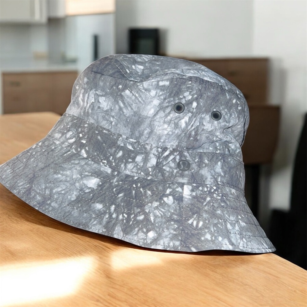 Lululemon Bucket Hat S/M Vapor Ink Ice Grey